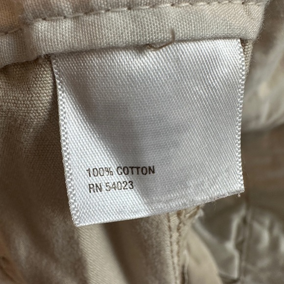 Old Navy khaki tan 8 chino shorts - Picture 9 of 9